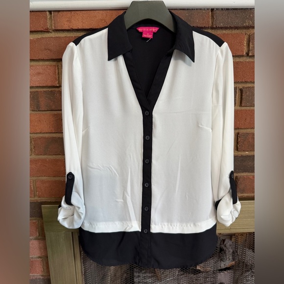 Sunny Leigh Tops - Sunny Leigh Elegant Black/white louse XS